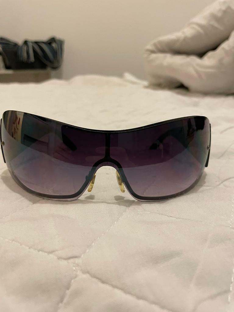 Prada sunglasses very good condition 