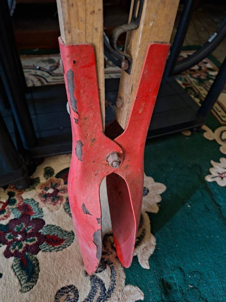 Posthole digger 