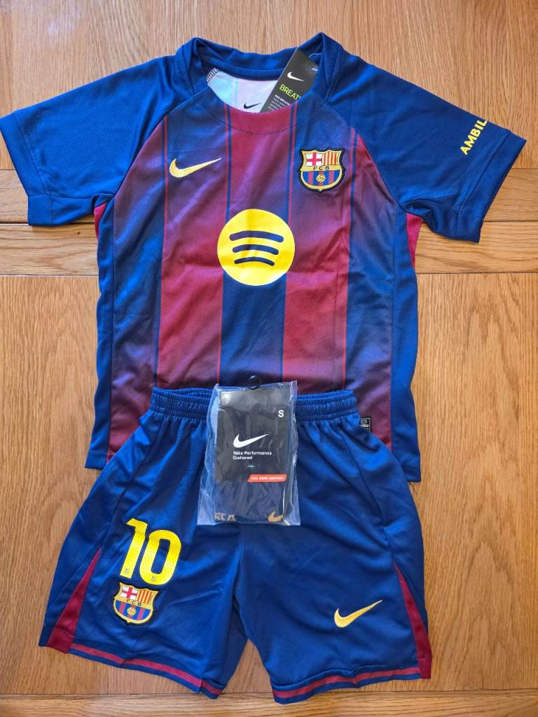 Football Kits & Shirts 