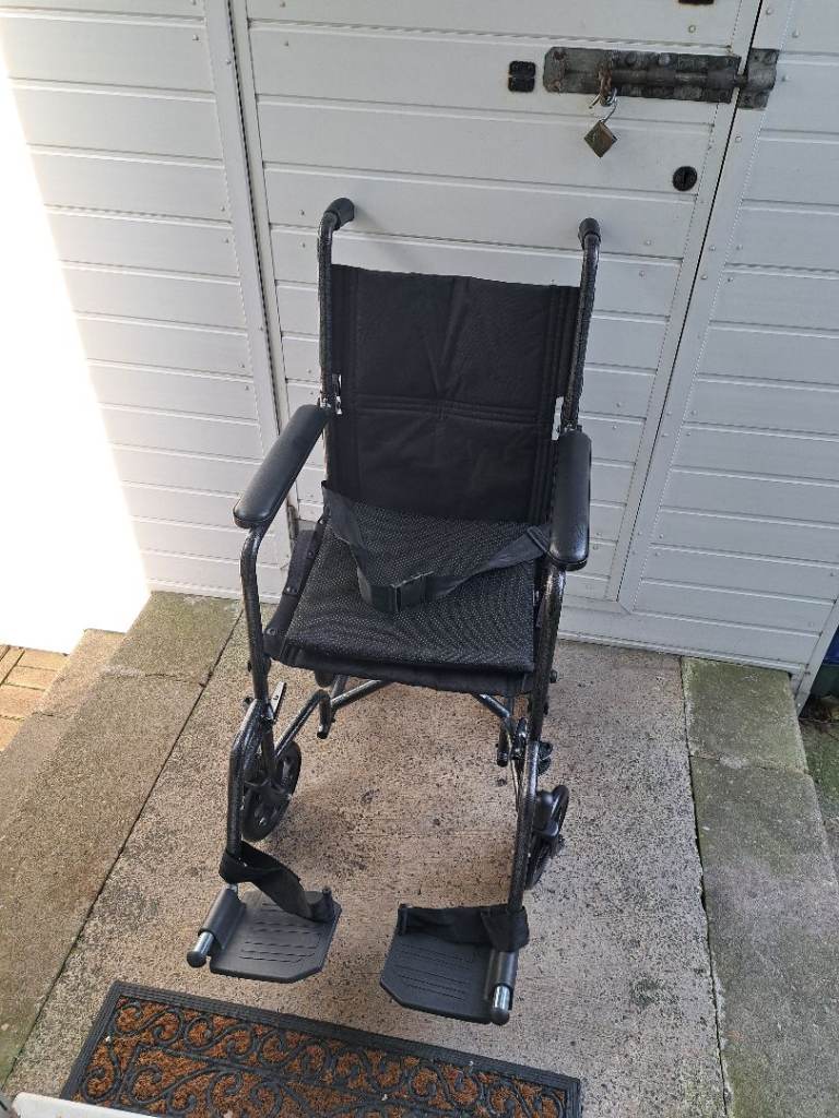 Foldaway light wheelchair(brand new)