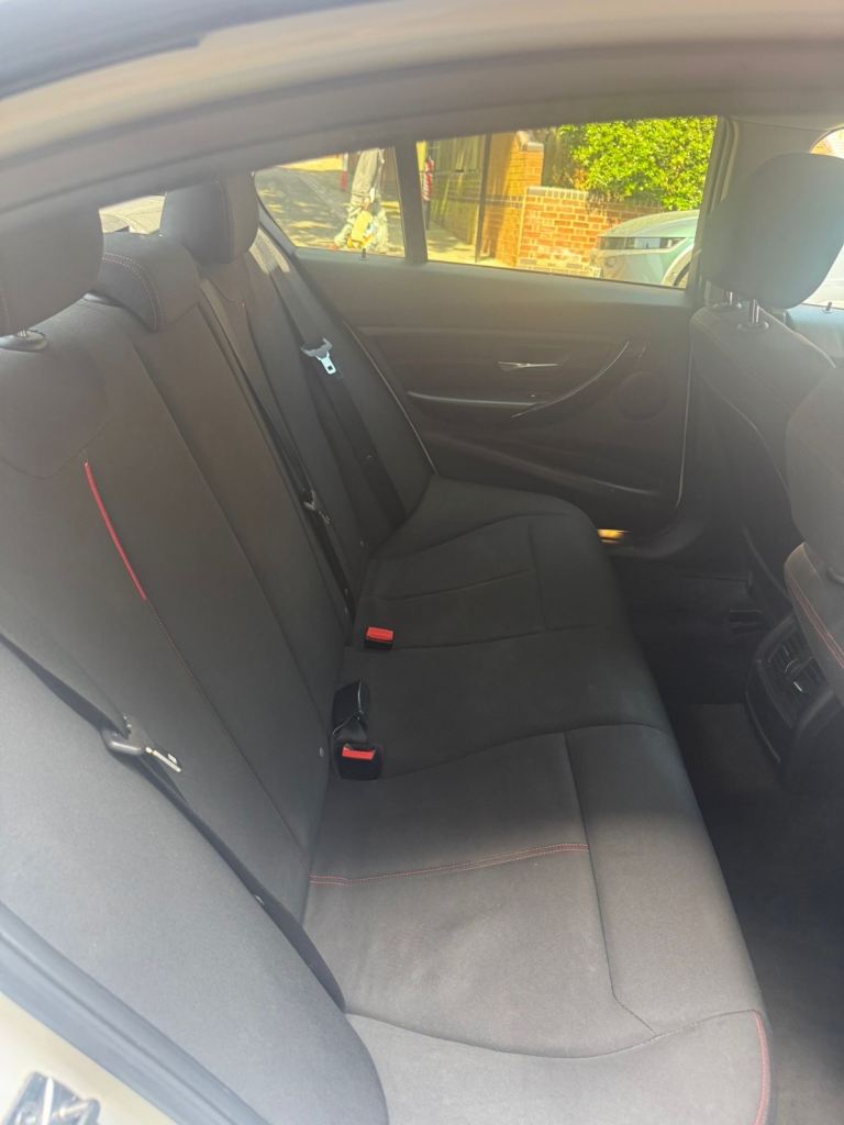 BMW 320i