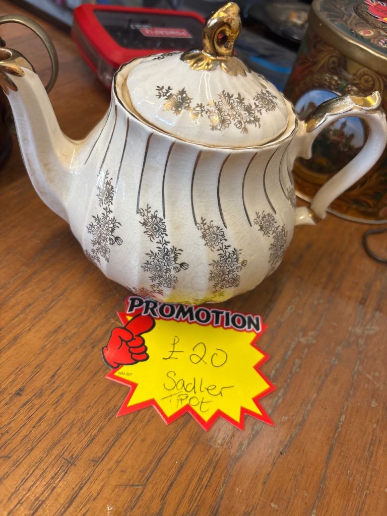 Sadler Teapot - White with Gold and Grey Floral Pattern