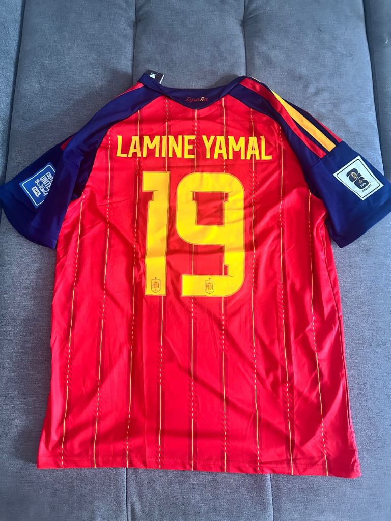 Lamine Yamal Spain football jersey size XL t-shirt adidas home kit 2025 red