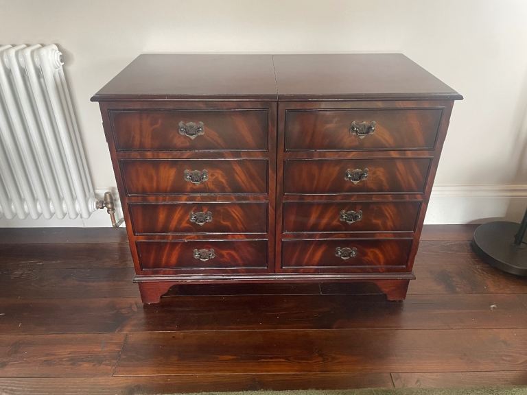 Hifi cabinet 