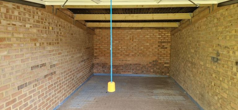 Garages to rent: Highfield Crescent (r/o 48-52), Brogborough, MK43 0XZ *NEW DOORS FITTED*