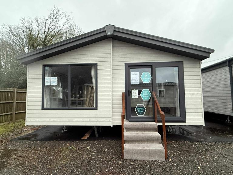 NEW 2025 Resi Spec 2 Bed Willerby Lodge - Patio Doors, DG, CH, Ensuite - Offsite