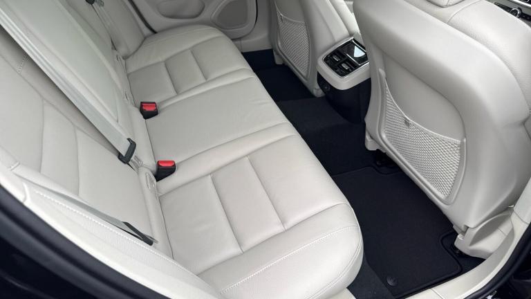 2025 Volvo V60 Plus, B4 Mild hybrid, Petrol, Dark ESTATE Petrol/Electric Hybrid Automatic