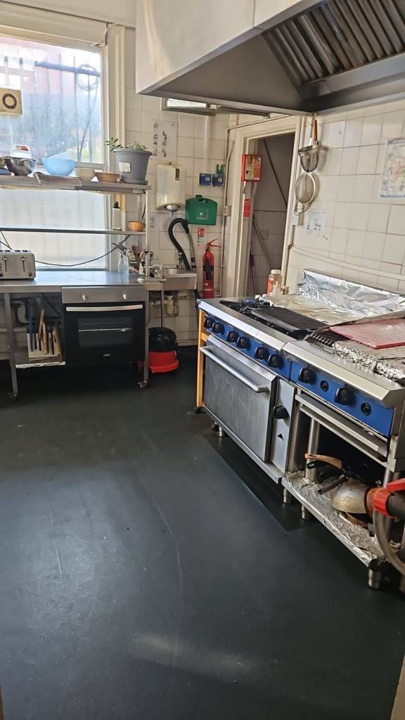 Pub & Bar Kitchen for Rent in Wimbeldon 