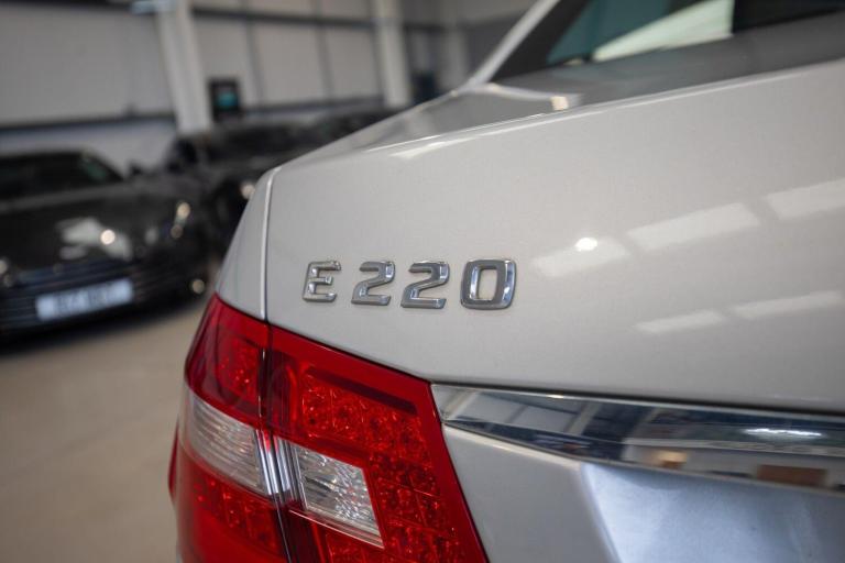 2009 Mercedes-Benz E Class E220 CDI BlueEFFICIENCY SE 4dr Tip Auto SALOON DIESEL Automatic