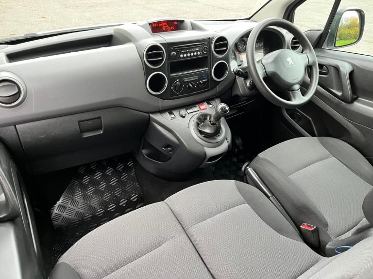 2018 68 PEUGEOT PARTNER 1.6 BLUEHDI 651 SE L1 H1 WHITE PANEL VAN 1 OWNER FSH