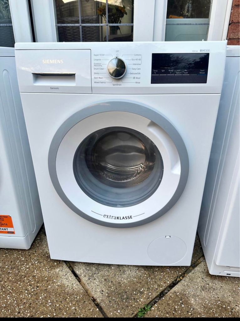 Siemens white washing machine. In excellent working condition. With 12 months warranty. 