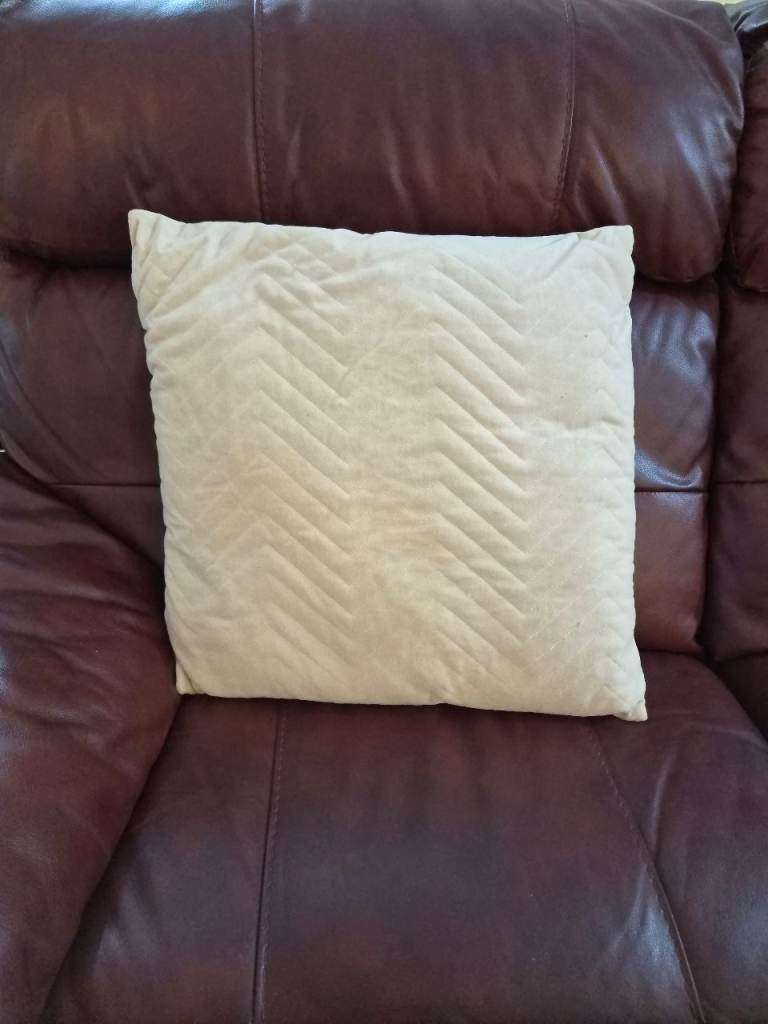 2 Cream Zig-Zag Cushions – Good Condition