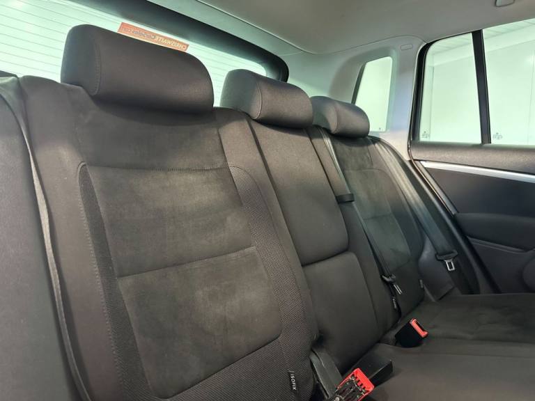 2015 Volkswagen Tiguan 2.0 TDI BlueMotion Tech Match SUV 5dr Diesel Manual 2WD Euro 5 (s/s) (140 ...