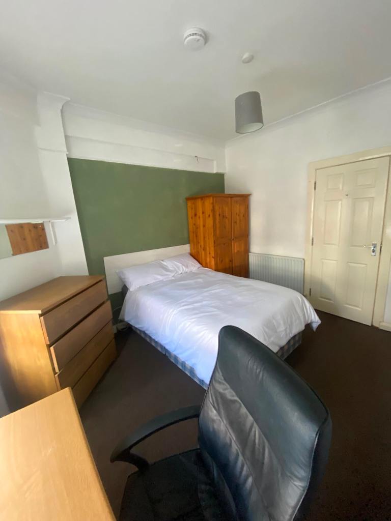 UC ROOMS AVAILABLE (ALL ACCEPTED)(FAST MOVE INS)
