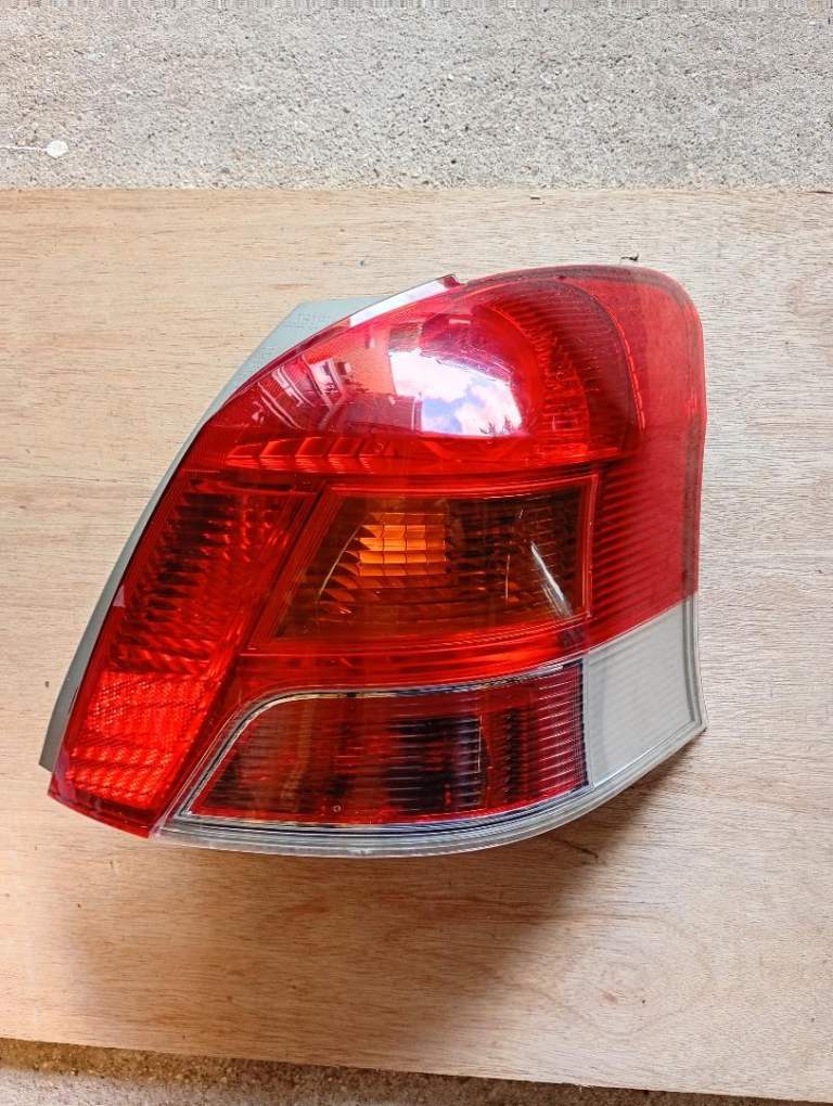 2007-2011 Toyota Yaris UK o/s Rear Light Cluster.