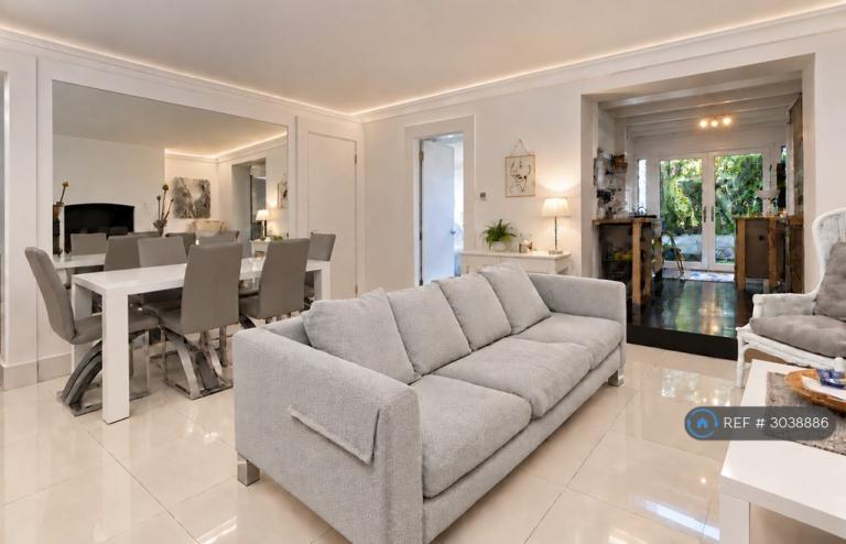 2 bedroom flat in Lillie Road, London, SW6 (2 bed) (#3038886)