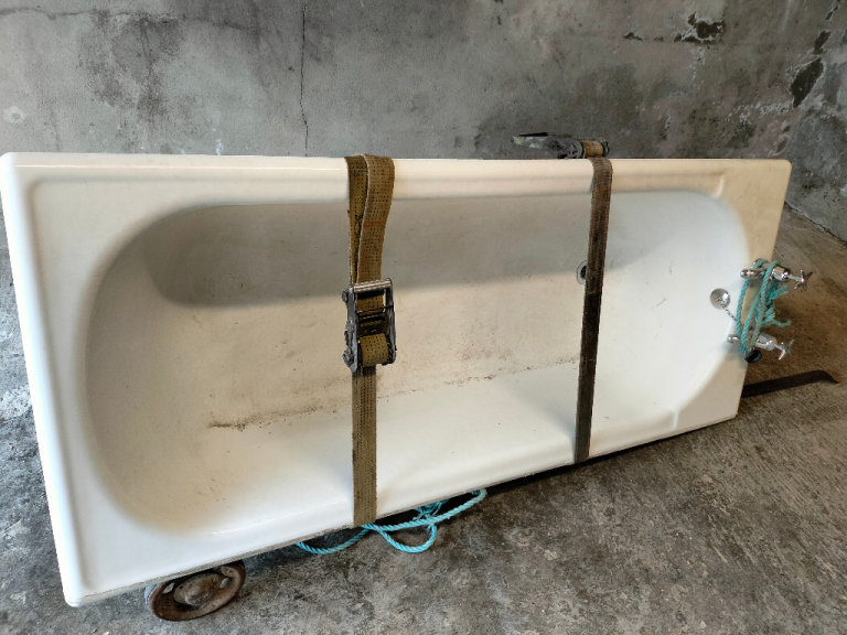 Cast iron bath