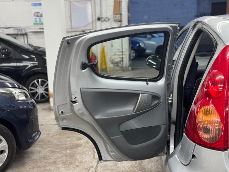 2009 Peugeot 107 1.0 Urban 5dr 2-Tronic HATCHBACK Petrol Automatic