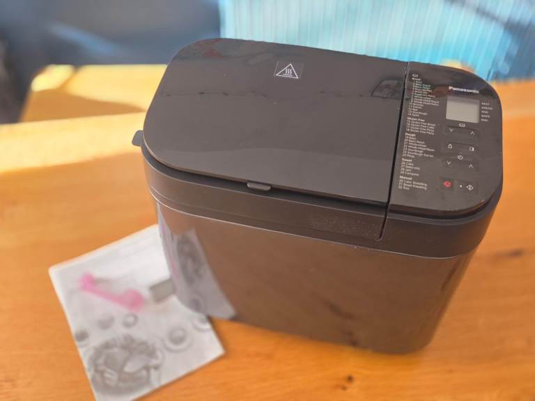 🥖 Premium Bread Maker Panasonic SD-YR2540 – Excellent Condition