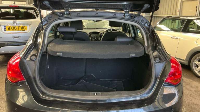 2013 Vauxhall Astra 1.4i 16V Active 5dr HATCHBACK PETROL Manual