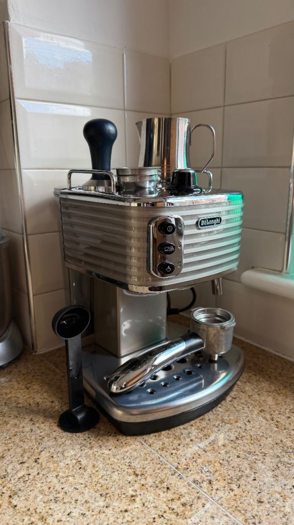 De'Longhi Scultura Coffee Machine