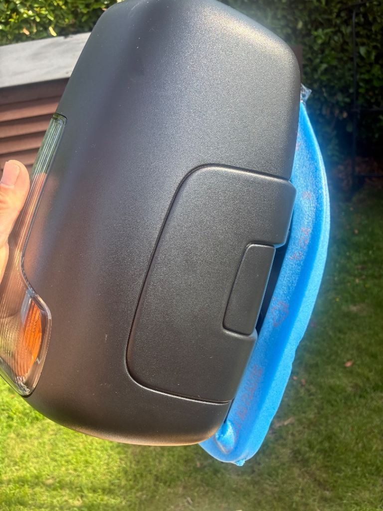 Iveco driver side mirror NEW!!   60£