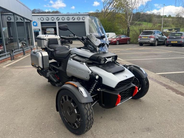 2025 Can-Am Spyder Canyon XT 1330cc 6 speed semi automatic trike EX Demo