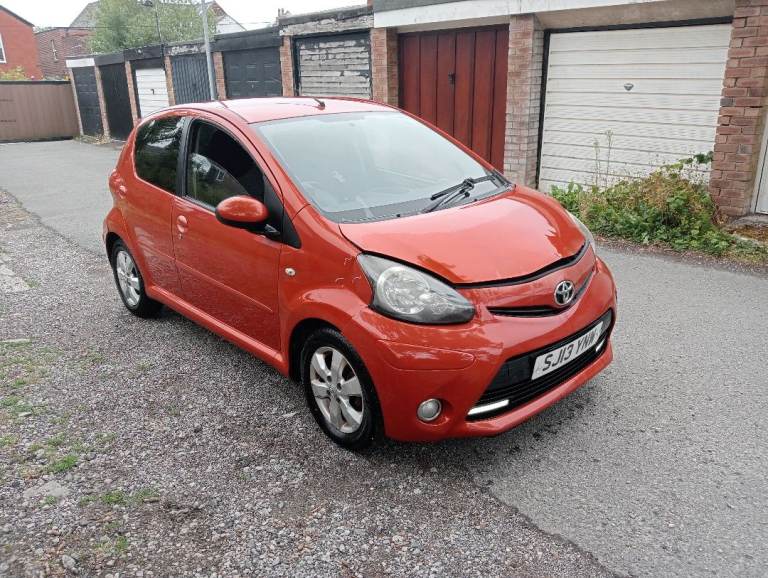 Toyota Aygo vvt-i 2013 minor damage repairable 