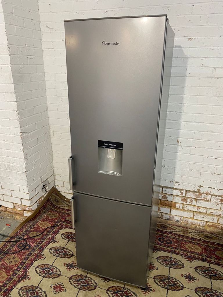 ✅🚐Beautiful FridgeMaster Grey Fridge Freezer With Water Dispenser