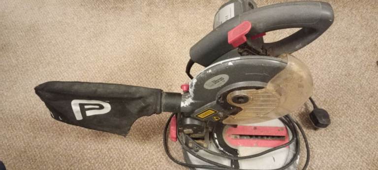 Compound Mitre Saw