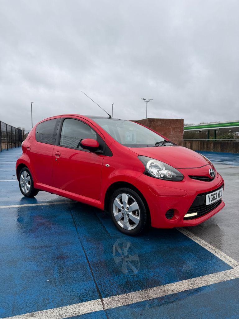 Toyota, AYGO, Hatchback, 2013, Manual, 998 (cc), 5 doors
