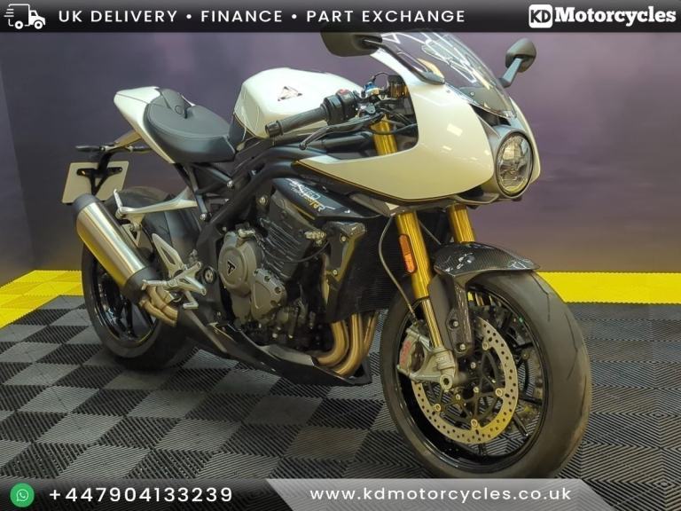 Triumph Speed Triple 1200 RR 2022 White Very Low Miles