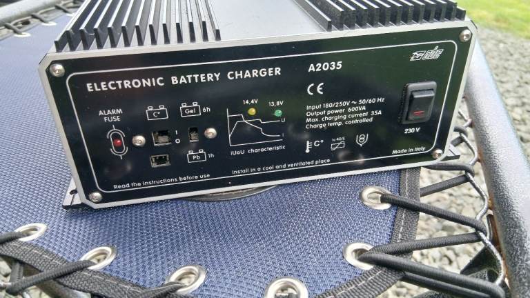 Motorhome, campervan  caravan leisure battery charger cbe brand 35amp output 
