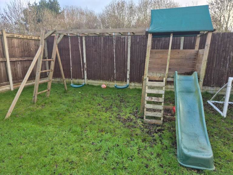 Climbing frame and swing set 