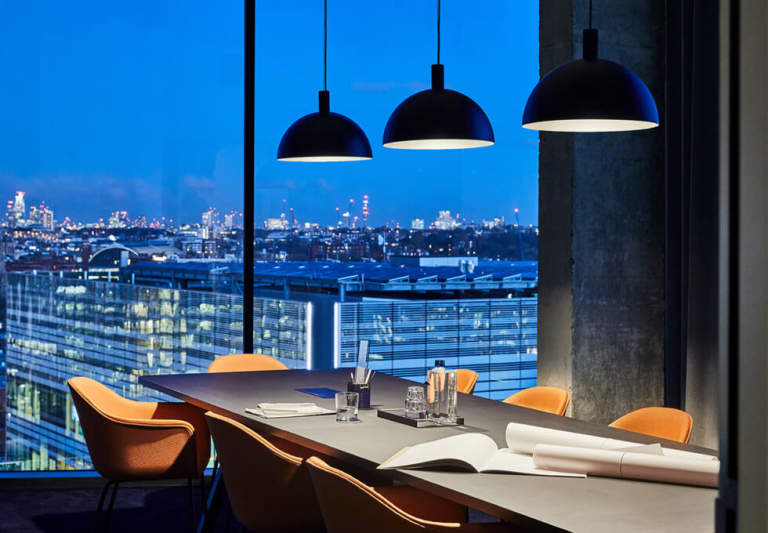 Private Offices to Rent in Hammersmith W6 - Flexible Serviced Spaces For 4 to 1600 People