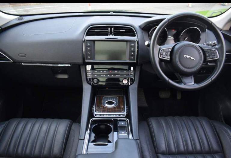 Jaguar, F-PACE, Estate, 2016, Other, 1999 (cc), 5 doors