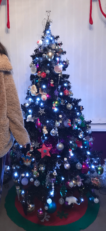image for Black 6ft Christmas tree prelit with baubles and tinsel
