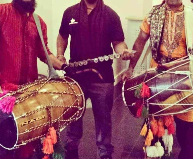 Dhol players