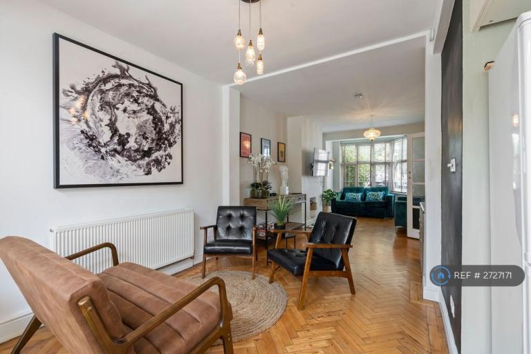 3 bedroom house in Havelock Road, London, SW19 (3 bed) (#2727171)