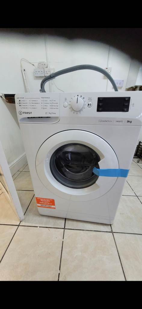 Indesit 9kg Washing Machine – White, used working condition