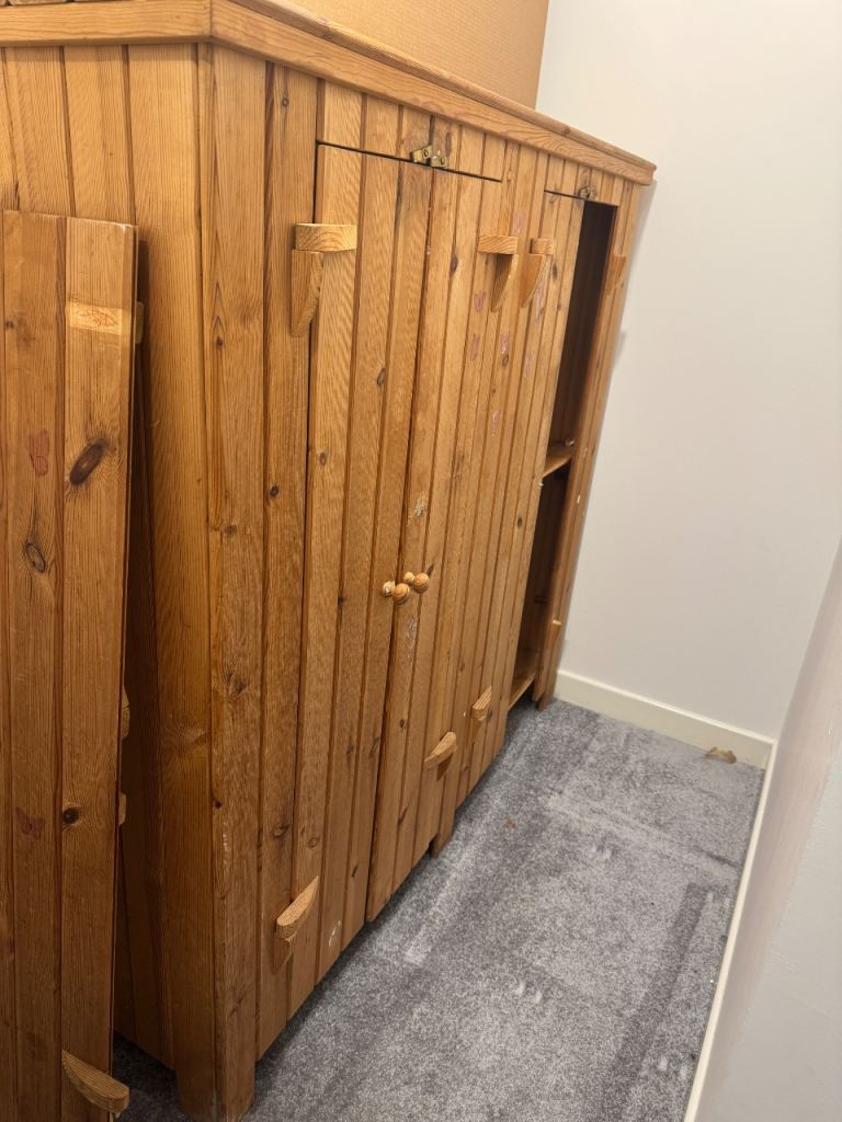 Wardrobe for free