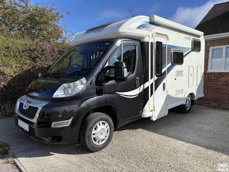 2014 Bailey Approach Compact 520 2 Berth 4 Belt Fixed Rear Bed For Sale