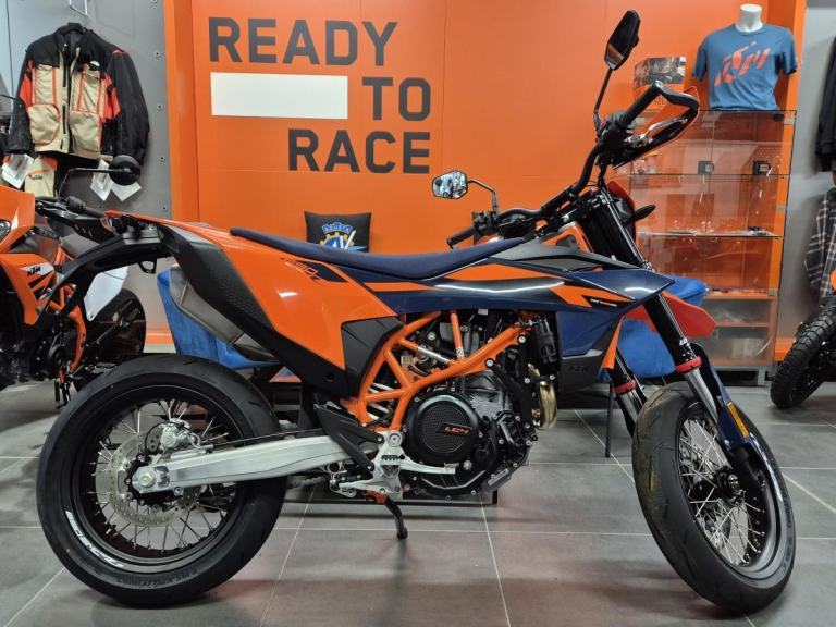 KTM 690 SMCR Supermoto