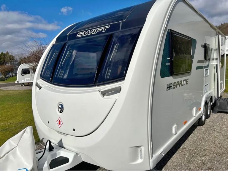 Swift Sprite Quattro DD SR caravan