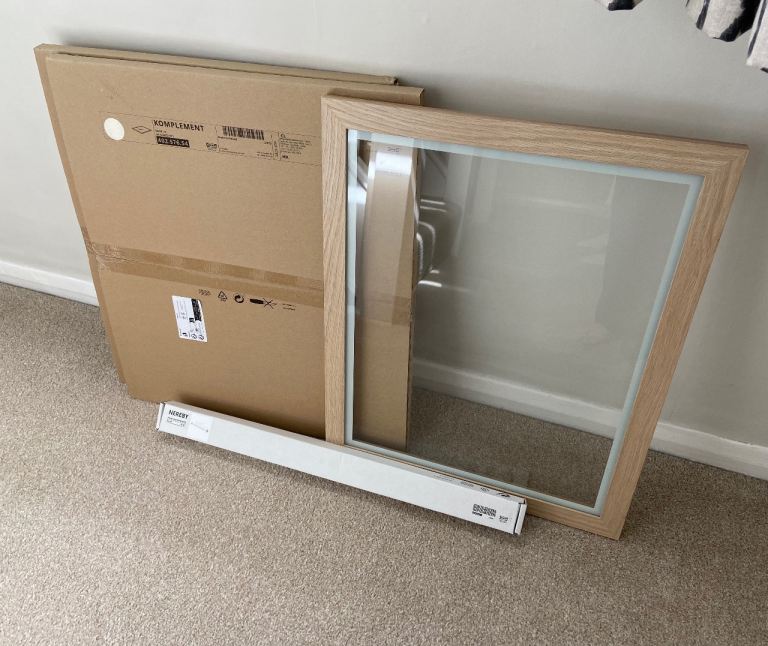 IKEA komplement glass shelves (3) and Nereby rail. New.