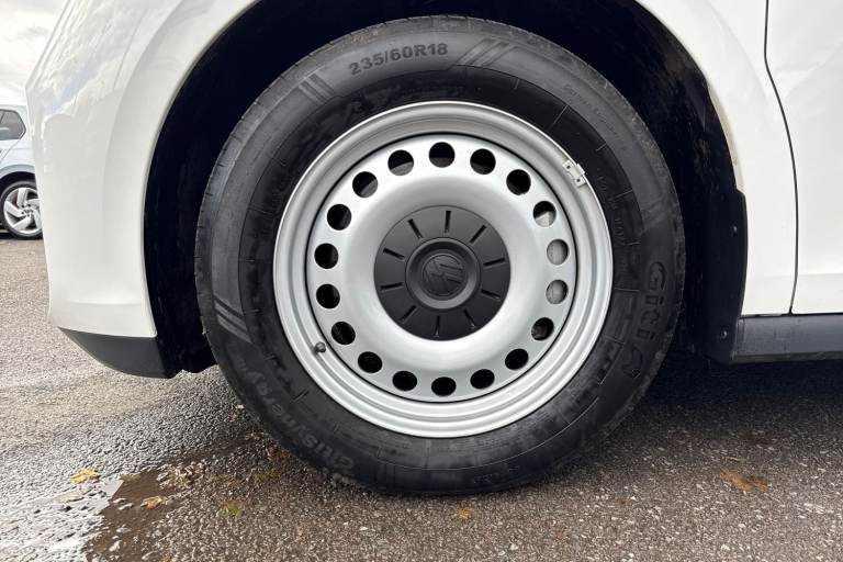 2025 Volkswagen ID. Buzz Cargo 210kW Commerce 79kWh Auto Van ELECTRIC Automatic