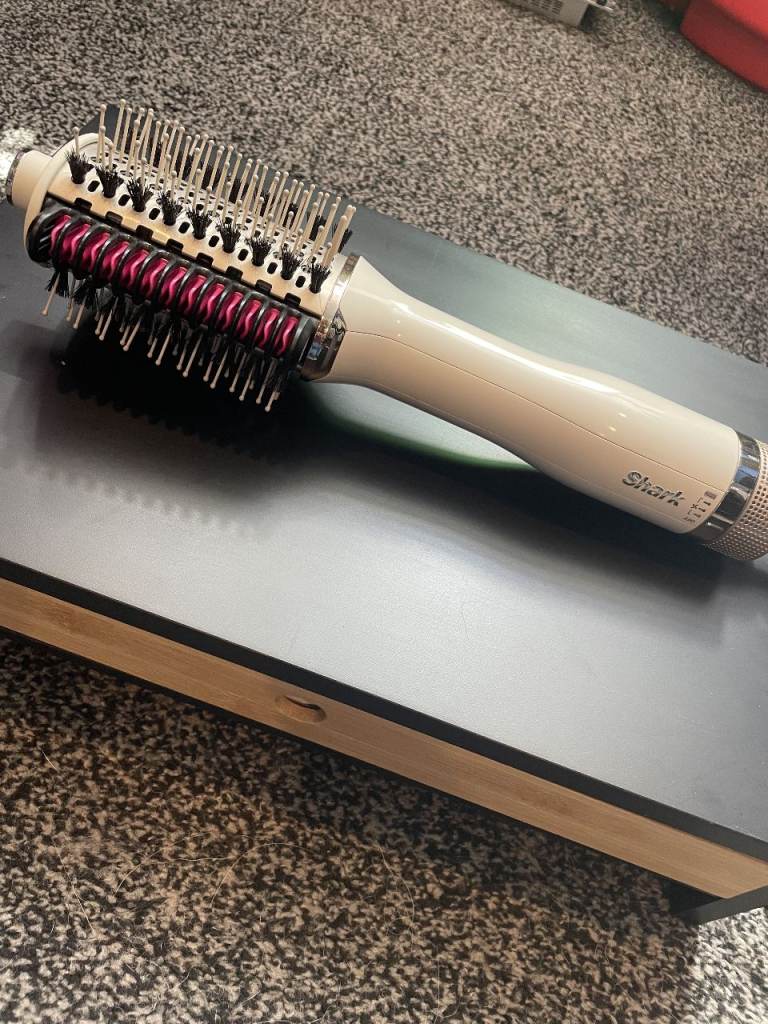 Shark SmoothStyle Heated Comb & Volumising Air Brush (HT202UK) - Excellent Condition