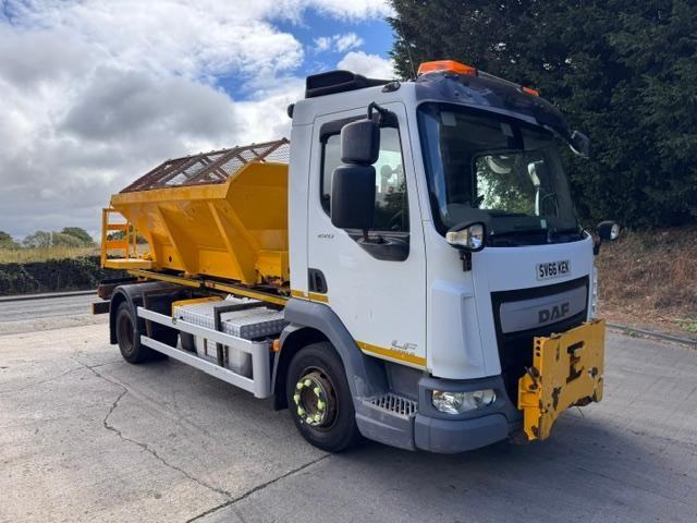 2016 66 DAF LF 220 E6 12Ton Econ gritter 84kms ex council