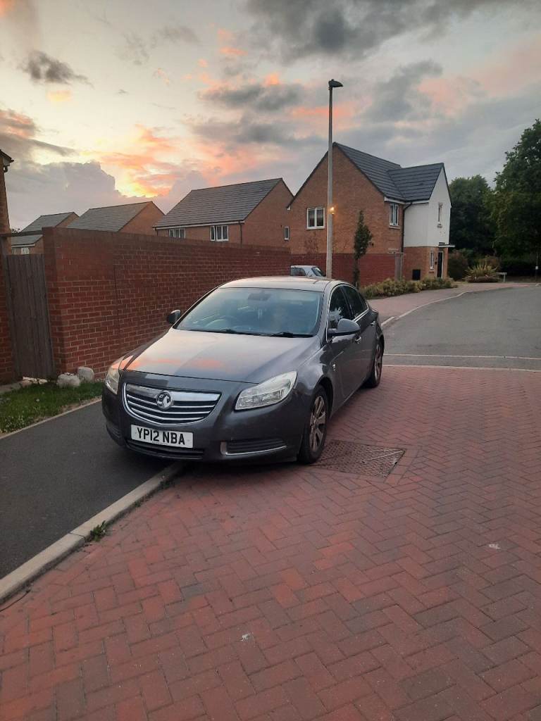 Swap Vauxhall, INSIGNIA, Saloon, 2012, Manual, 1956 (cc), 4 doors