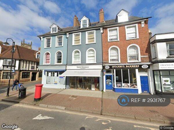 1 bedroom flat in High Street, East Grinstead, RH19 (1 bed) (#2931767)